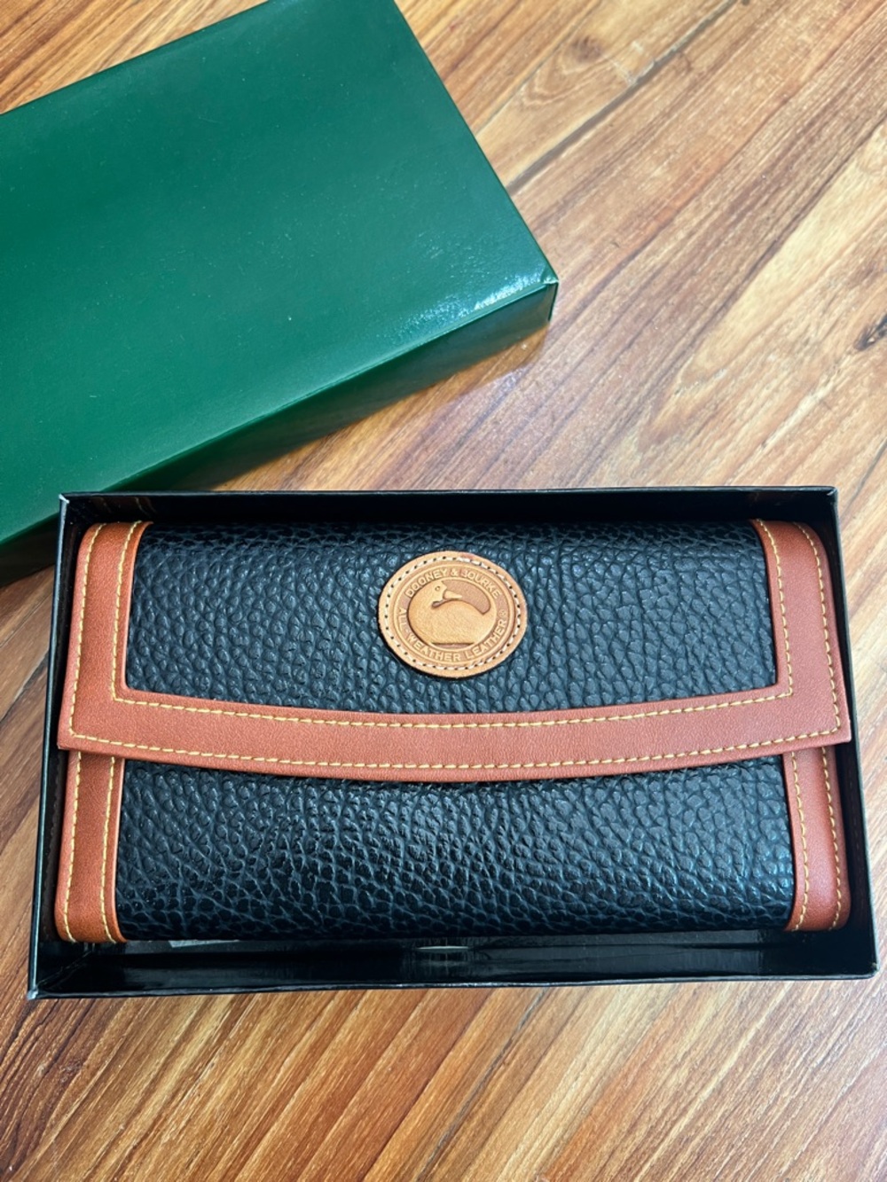 Vintage New in Box Dooney & Bourke Black Pebbled Leather Continental Wallet